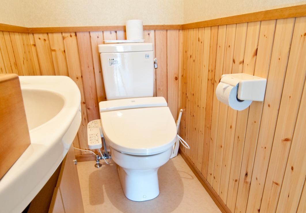タンクレストイレとタンク一体式トイレはどちらがいい？